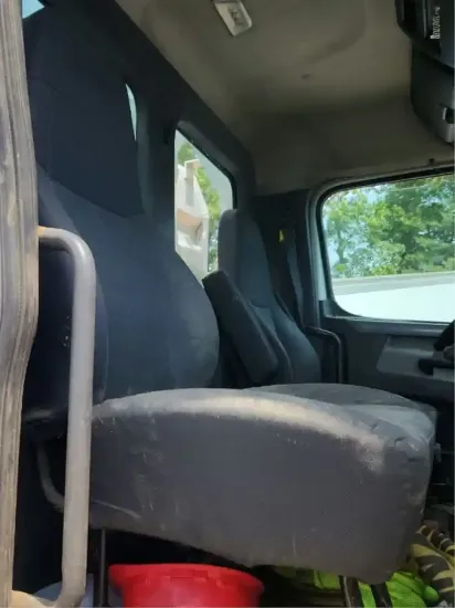 Picture of (Used) 2019 Freightliner Cascadia 126, SEAT