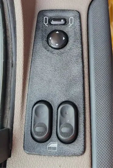 Picture of (Used) 2016 Freightliner Cascadia 125, MISCELLANEOUS DASH SWITCHES