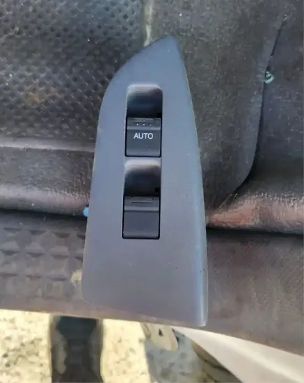 Picture of (Used) 2021 Isuzu NPR