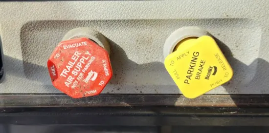 Picture of (Used) 2021 Freightliner Cascadia 126, MISCELLANEOUS DASH SWITCHES