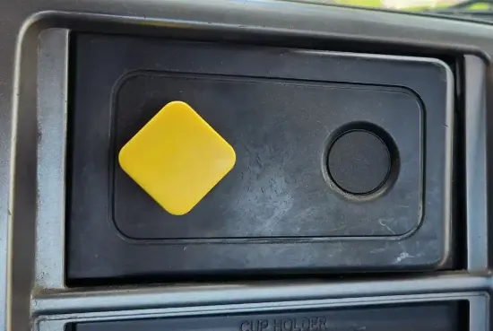 Picture of (Used) 2015 Hino 268, MISCELLANEOUS DASH SWITCHES