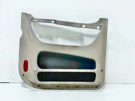 Picture of (Used) 2017 Freightliner Cascadia 125, INTERIOR DOOR PANEL