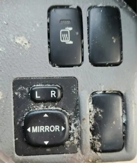 Picture of (Used) 2018 Hino 155, MISCELLANEOUS DASH SWITCHES