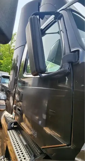 Picture of (Used) 2012 Volvo VNL, DOOR