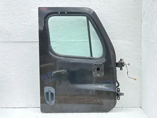 Picture of (Used) 2014 Freightliner Cascadia 113, DOOR