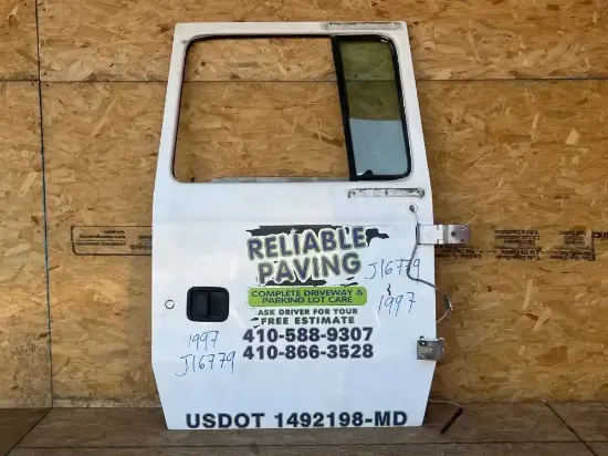 Picture of (Used) 1997 Ford L8000, DOOR