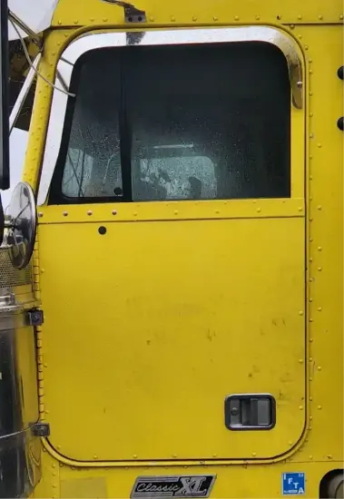 Picture of (Used) 2001 Freightliner FLD132 XL Classic, DOOR