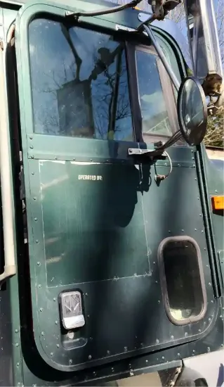 Picture of (Used) 1997 International 9200, DOOR