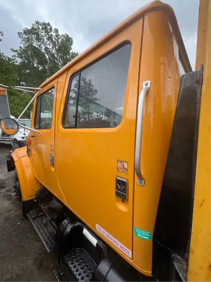 Picture of (Used) 2001 International 4700, REAR DOOR ASSEMBLY