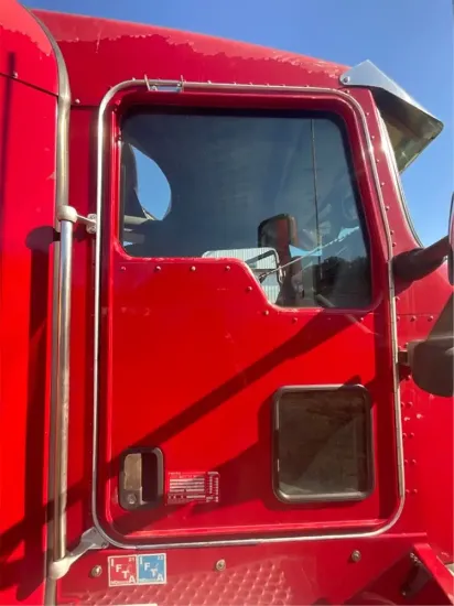 Picture of (Used) 2007 Kenworth T600, DOOR ASSEMBLY
