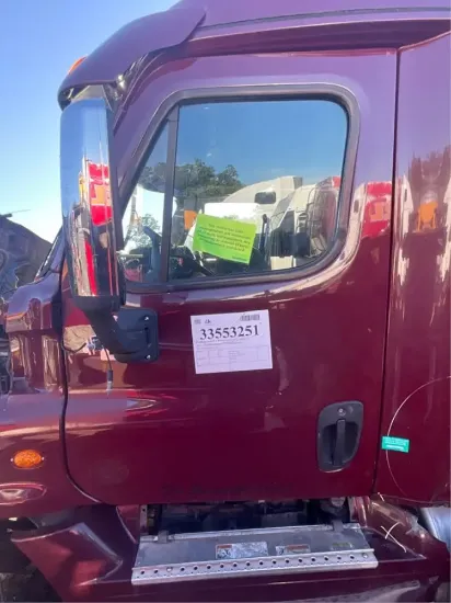 Picture of (Used) 2015 Freightliner Cascadia 125, DOOR ASSEMBLY