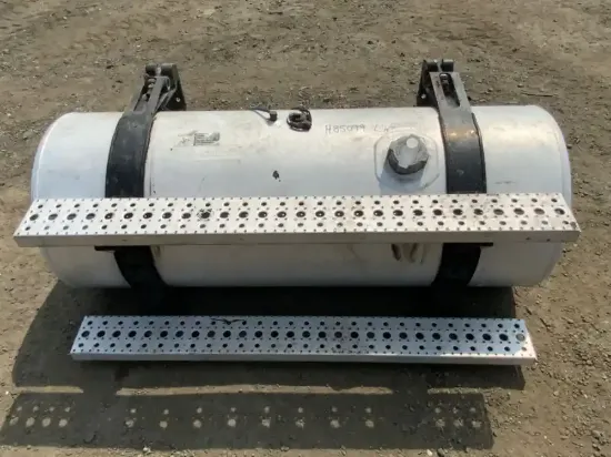 Picture of (Used) 2014 Freightliner Cascadia 125, FUEL TANK