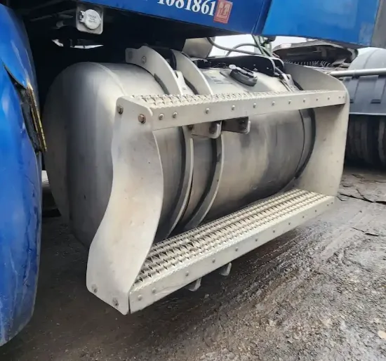 Picture of (Used) 2016 Peterbilt 579, FUEL TANK