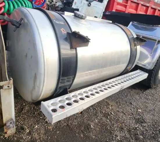 Picture of (Used) 2014 Western Star 4900 SA, FUEL TANK