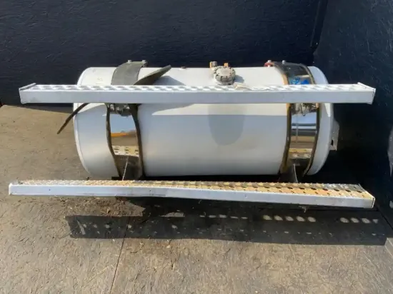 Picture of (Used) 2002 Western Star 4900, FUEL TANK