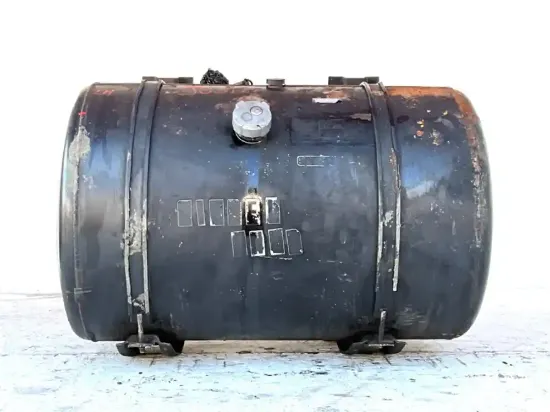 Picture of (Used) 2002 Mitsubishi FM617, FUEL TANK