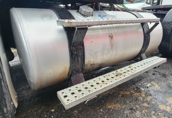 Picture of (Used) 2007 Freightliner Columbia 120, FUEL TANK