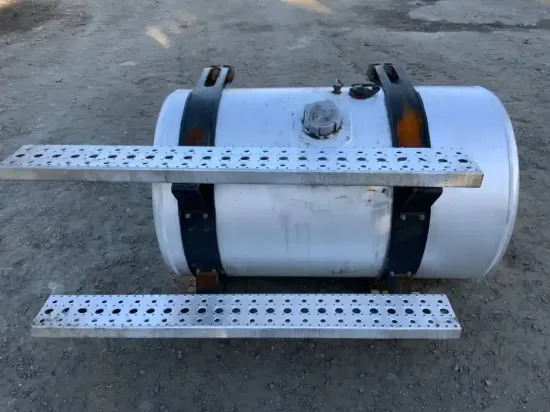 Picture of (Used) 2013 Freightliner Cascadia 125, FUEL TANK