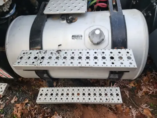 Picture of (Used) 2016 Freightliner Cascadia 125, FUEL TANK