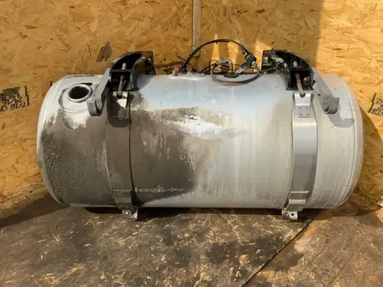 Picture of 2013 Peterbilt 587 COMPLETE FUEL TANK 
Side:Driver Side 
Capacity:110 Gallons 
Material:Aluminun
Shape:cylinder 
Part Number: 11