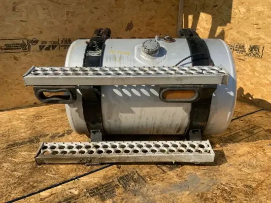 Picture of Used 2013 western Start 4700 Fuel Tank complete
