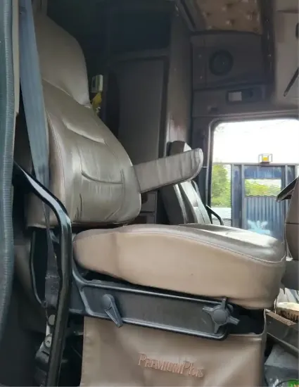 Picture of (Used) 2001 Kenworth T2000, SEAT