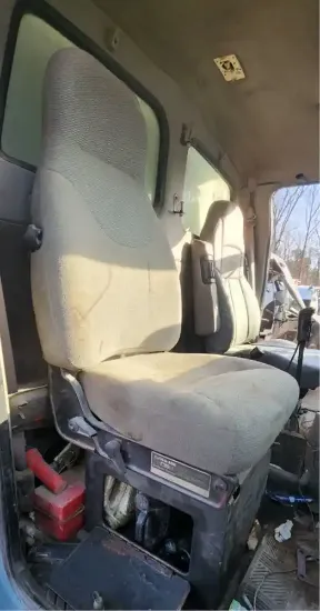Picture of (Used) 1997 Ford LT9522 Louisville 122, SEAT