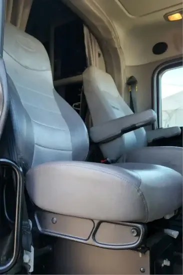 Picture of (Used) 2013 Peterbilt 384, SEAT