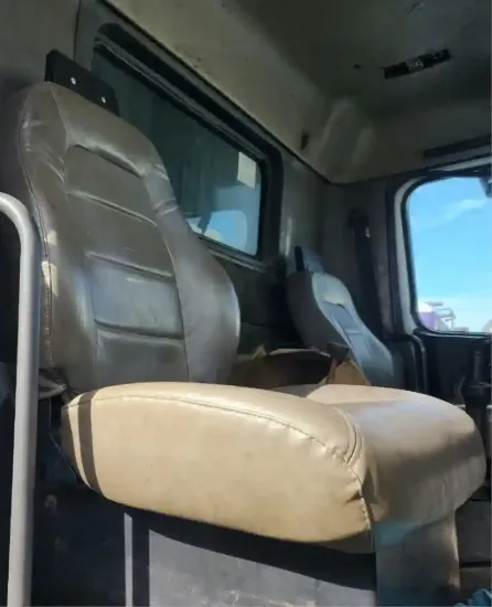 Picture of (Used) 2002 Volvo VHD, SEAT