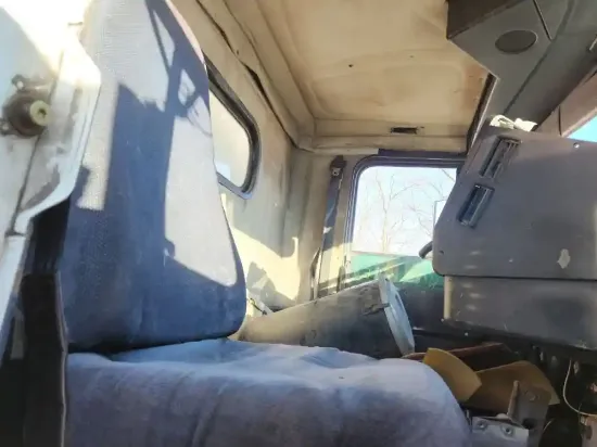 Picture of (Used) 1994 Freightliner FLD120SD, SEAT
