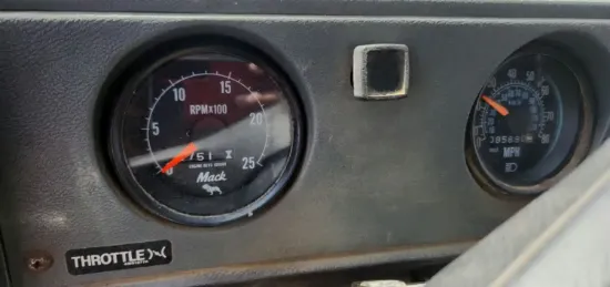 Picture of (Used) 1992 Mack DM688S, INSTRUMENT CLUSTER