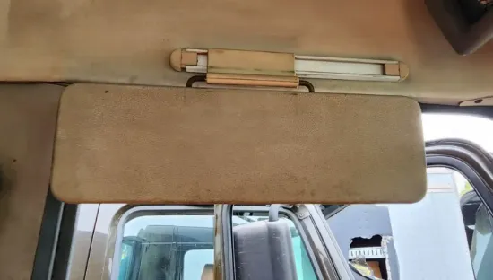 Picture of (Used) 2012 Volvo VNL, SUN VISOR