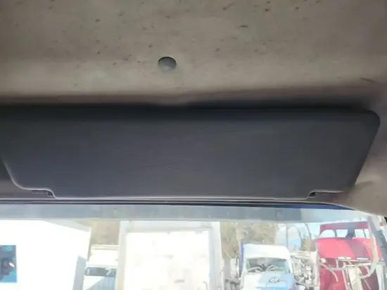 Picture of (Used) 2002 Volvo VHD, SUN VISOR