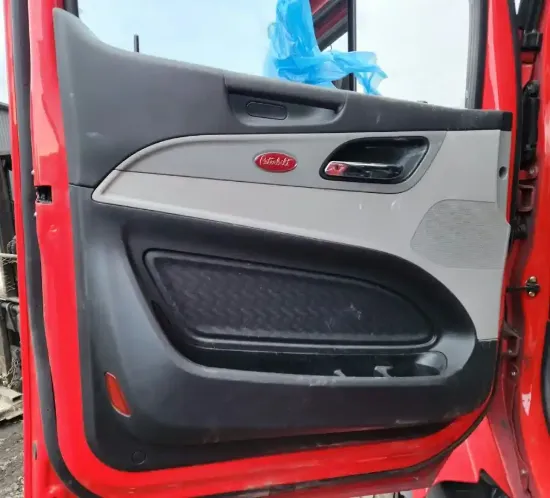 Picture of (Used) 2023 Peterbilt 579, INTERIOR DOOR PANEL
