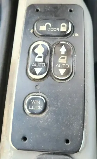 Picture of (Used) 2006 International 4300, MISCELLANEOUS DASH SWITCHES