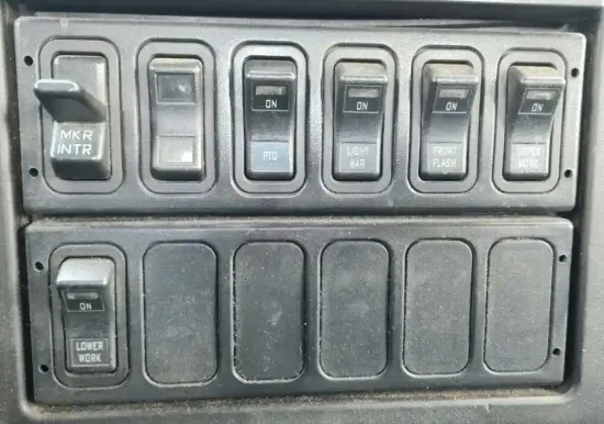 Picture of (Used) 2006 International 4300, MISCELLANEOUS DASH SWITCHES