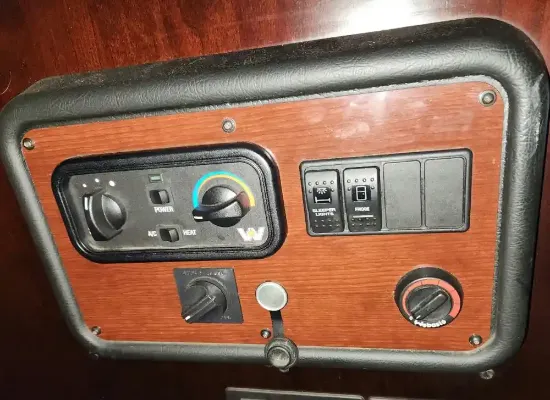 Picture of (Used) 2017 Western Star 5700, SLEEPER CONTROL TEMPERATURE