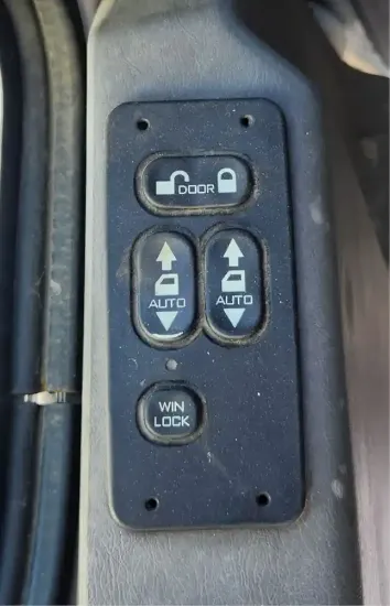 Picture of (Used) 2013 International TERRASTAR, MISCELLANEOUS DASH SWITCHES