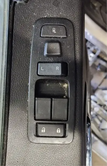 Picture of (Used) 2023 Kenworth T680, MISCELLANEOUS DASH SWITCHES