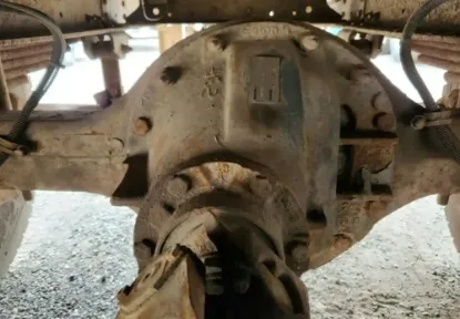 Picture of (Used) 2000 GMC C7500, COMPLETE REAR DIFFERENTIAL