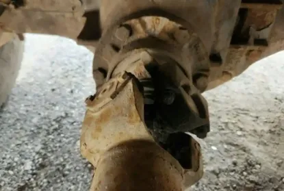 Picture of (Used) 2000 GMC C7500, COMPLETE REAR DIFFERENTIAL