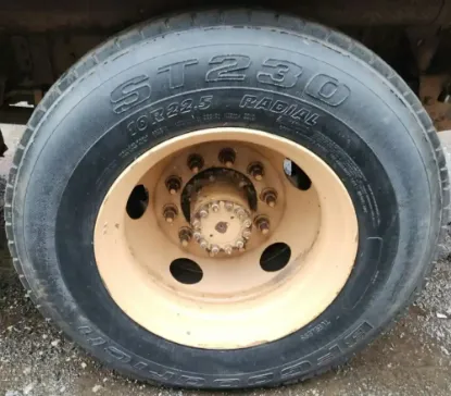Picture of (Used) 2000 GMC C7500, COMPLETE REAR DIFFERENTIAL