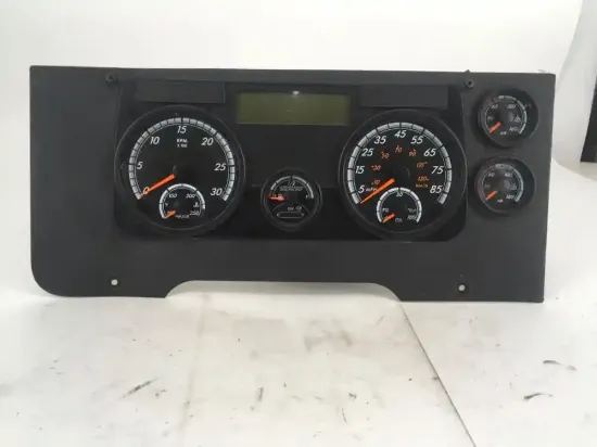 Picture of ( Used ) 2018 Freightliner Cascadia 125 
INSTRUMENT CLUSTER .
7 Gauges : RPM, Water Tem., Fuel Lvl, Def Alvl, Speedo, Oil Psi, Front Air Psi, Rear Air Psi,
For more Information about this item, give  us a call. We ship Worldwide !
( CRG HEAVY TRUCK PARTS )

