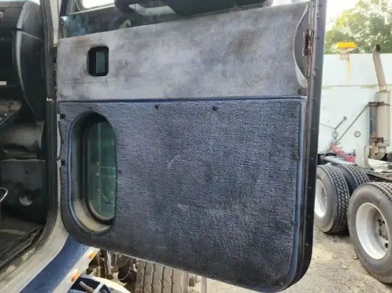 Picture of (Used) 2002 Peterbilt 357, INTERIOR DOOR PANEL