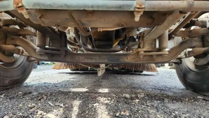 Picture of (Used) 2002 GMC T7500, FRONT AXLE BEAM