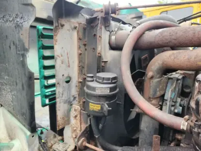 Picture of (Used) 2001 International 4900, COOLING ASSEMBLY