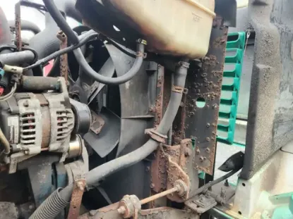 Picture of (Used) 2001 International 4900, COOLING ASSEMBLY