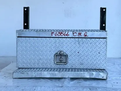 Picture of (Used) 2002 Peterbilt 379, TOOL BOX