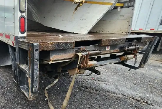 Picture of (Used) 2016 Kenworth T270, POWER LIFT GATE