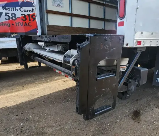 Picture of (Used) 2016 International DuraStar 4300, POWER LIFT GATE